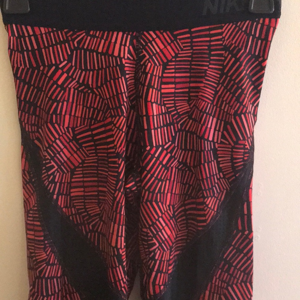 Women’s Nike Pro Capri leggings small